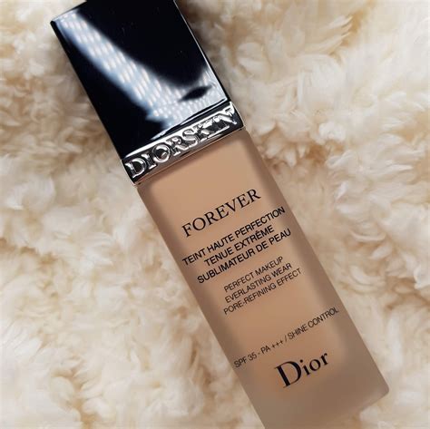 base dior resenha